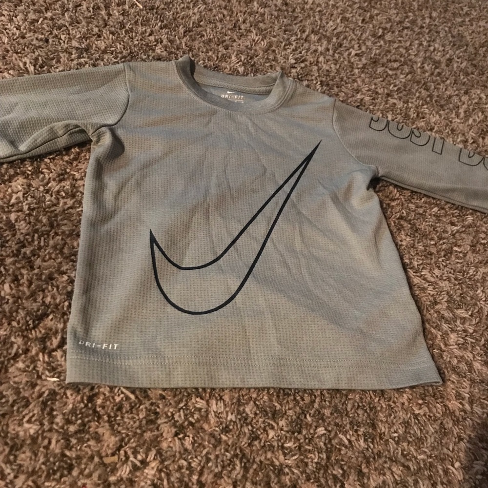 Boys 5/6 Nike Dri-Fit Shirt